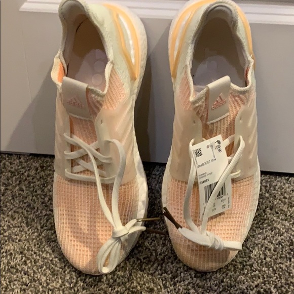 Ultra boost 19 w running shoes adidas NWT box 10.5 - Picture 5 of 7